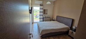 Makris rooms
